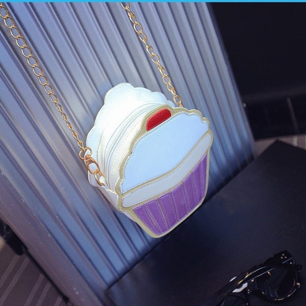 3D cupcake purse!